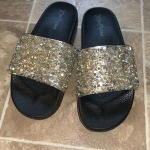 size 9 jeweled slides